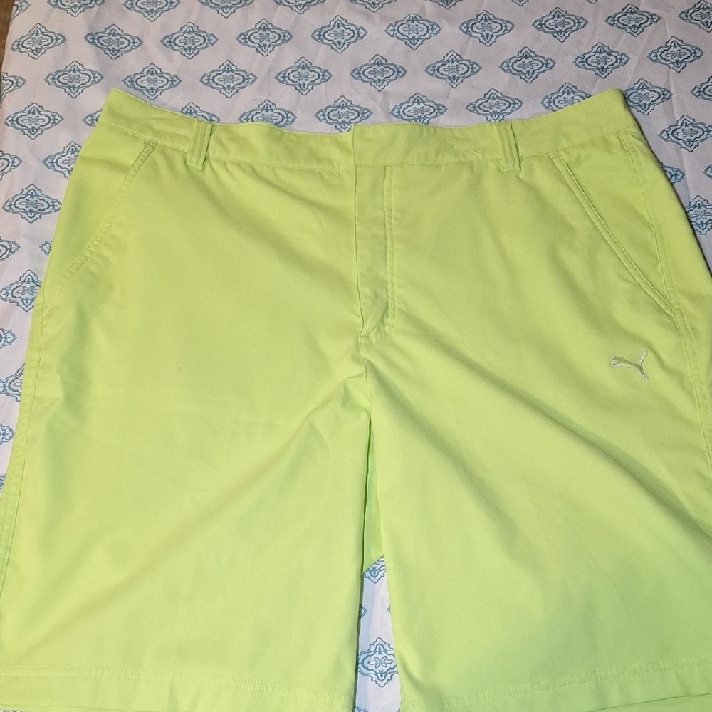Puma Men's Neon Green Athletic Shorts Size 38 M.4